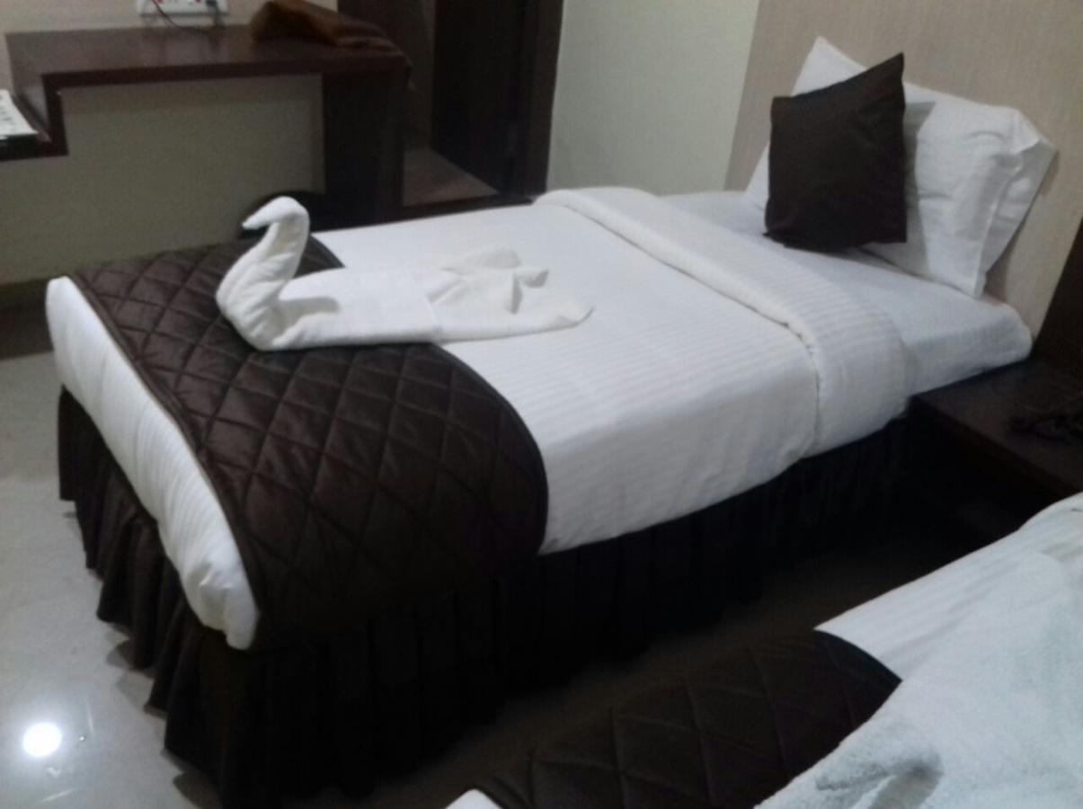 Hotel Tiruchendur Mani Iyer Palni Esterno foto