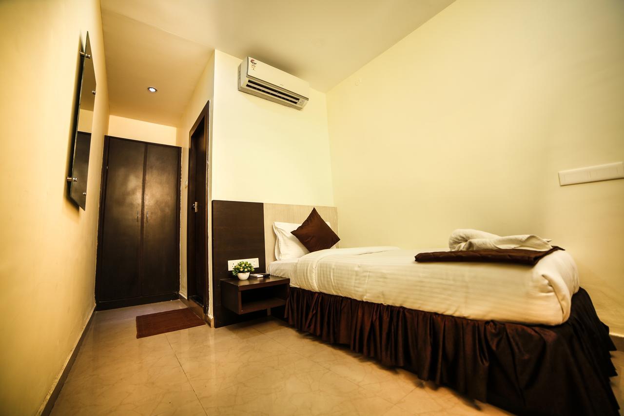 Hotel Tiruchendur Mani Iyer Palni Esterno foto
